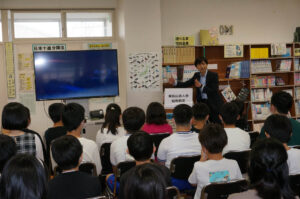 志賀小学校の租税教室