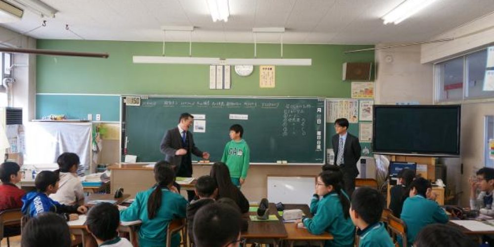 小川小学校で租税教室