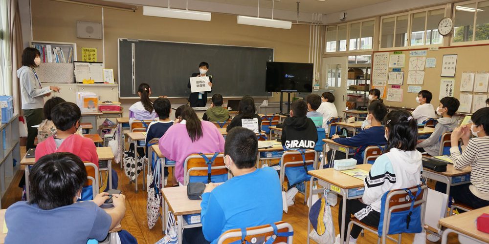 東松山市立野本小で租税教室を開催しました