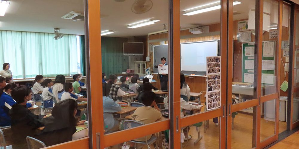 租税教室を開催しました（月の輪小学校）