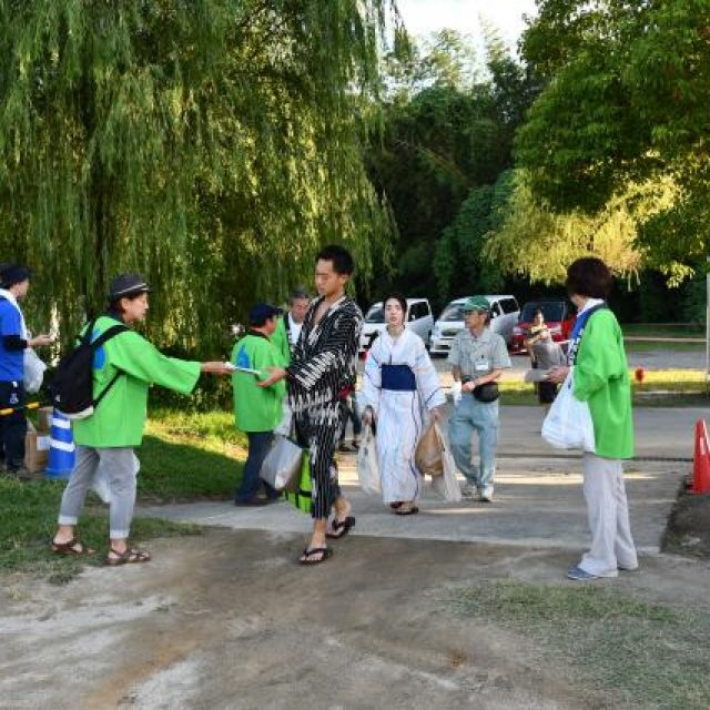 東松山花火大会会場で法人会PR活動