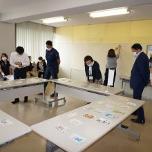 「税に関する絵はがきコンクール」の選考会を開催しました
